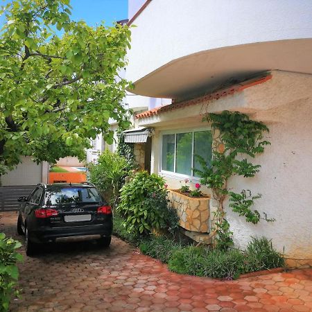 Apartments Bilic With Garden & Swimming Pool - 50M From The Beach Pjescana Uvala Exterior photo