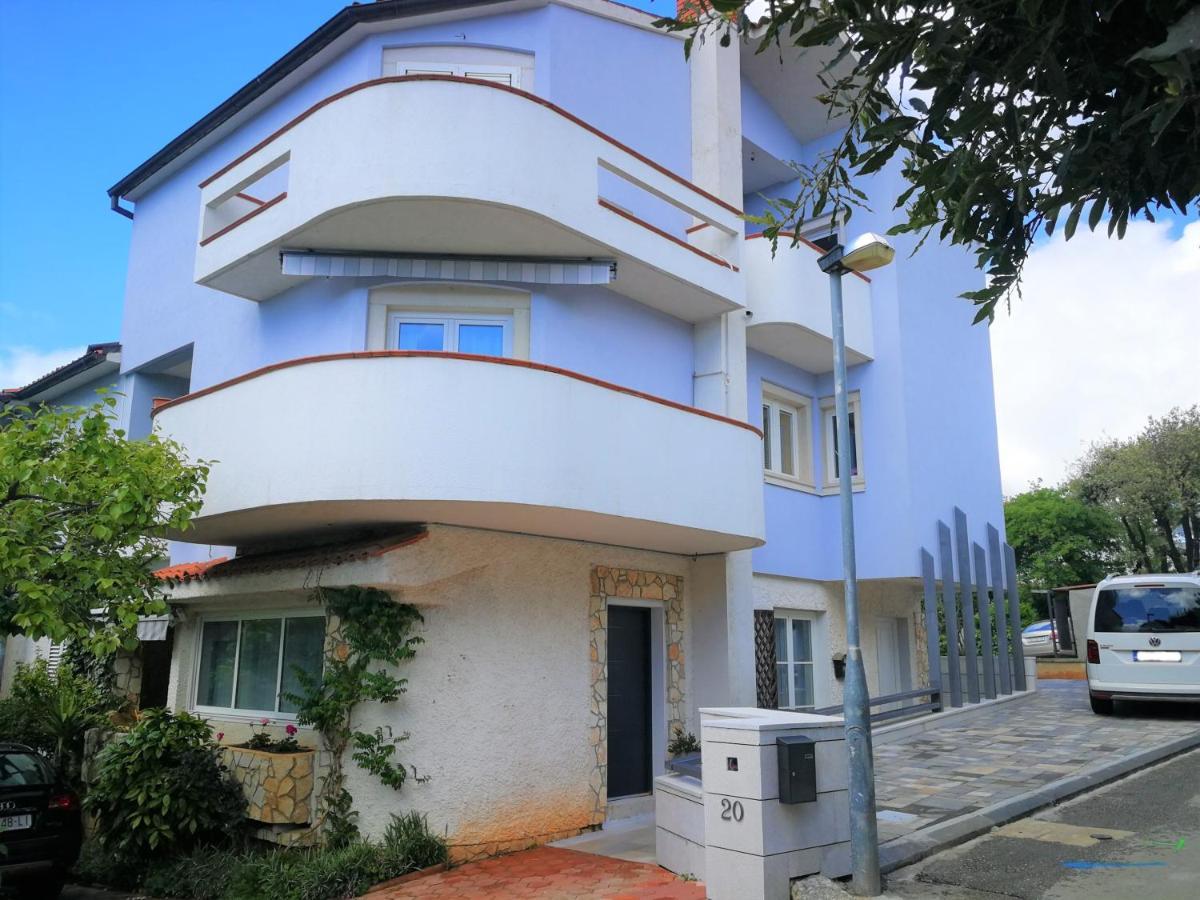 Apartments Bilic With Garden & Swimming Pool - 50M From The Beach Pjescana Uvala Exterior photo