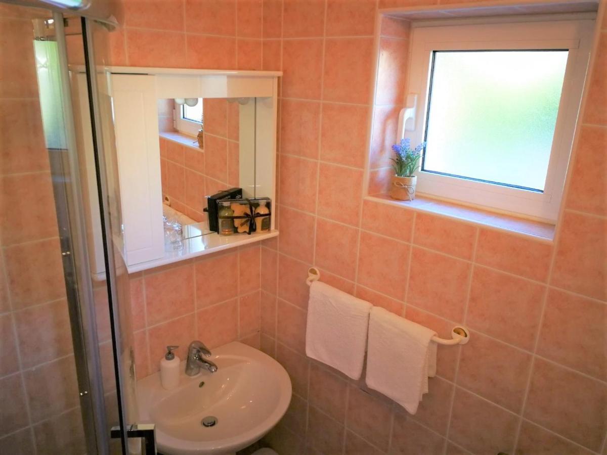 Apartments Bilic With Garden & Swimming Pool - 50M From The Beach Pjescana Uvala Exterior photo